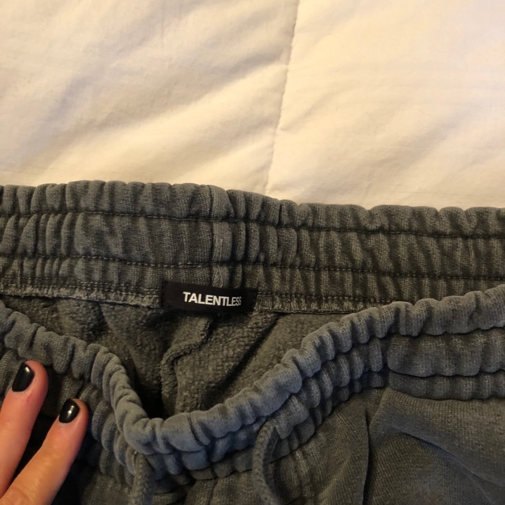 TALENTLESS sweatpants
